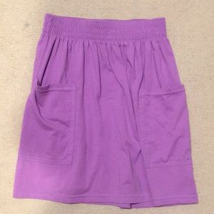 comfy purple skirt with two front pockets